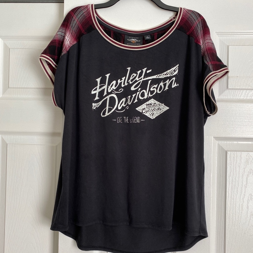 Harley Davidson wicking t-shirt.